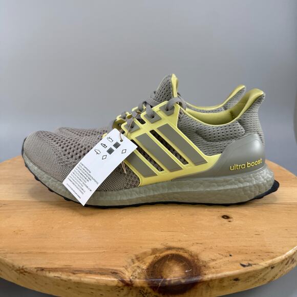 Adidas Ultraboost 1.0 Men’s Size 10.5 Shoes Putty Beige Powder Yellow JR3370 - Picture 3 of 9